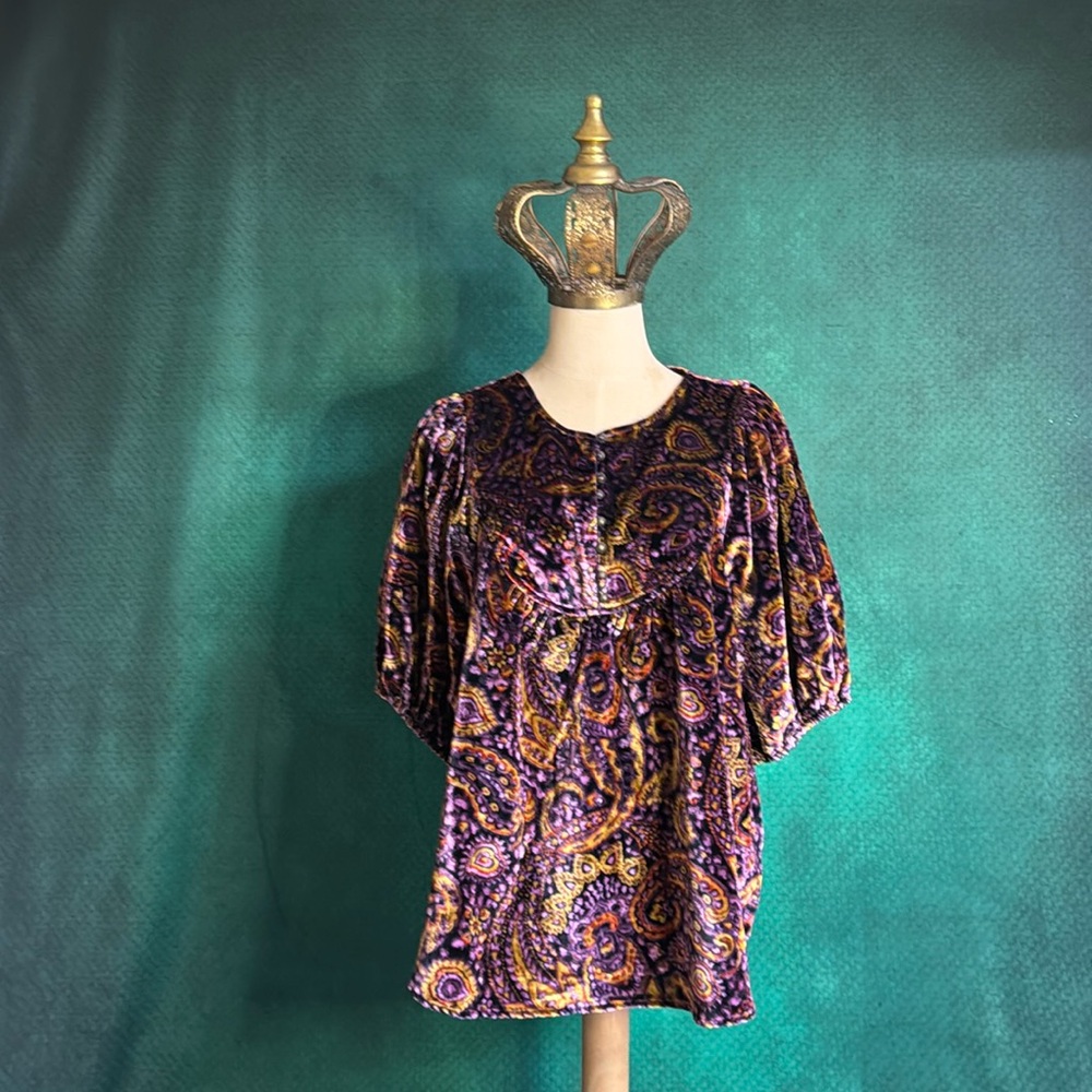 Anthropology size, large velvet peasant top